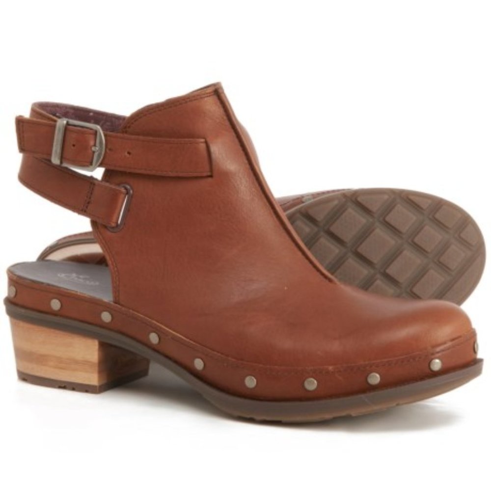 Chaco Cataluna Clogs NWT Size 6 1/2